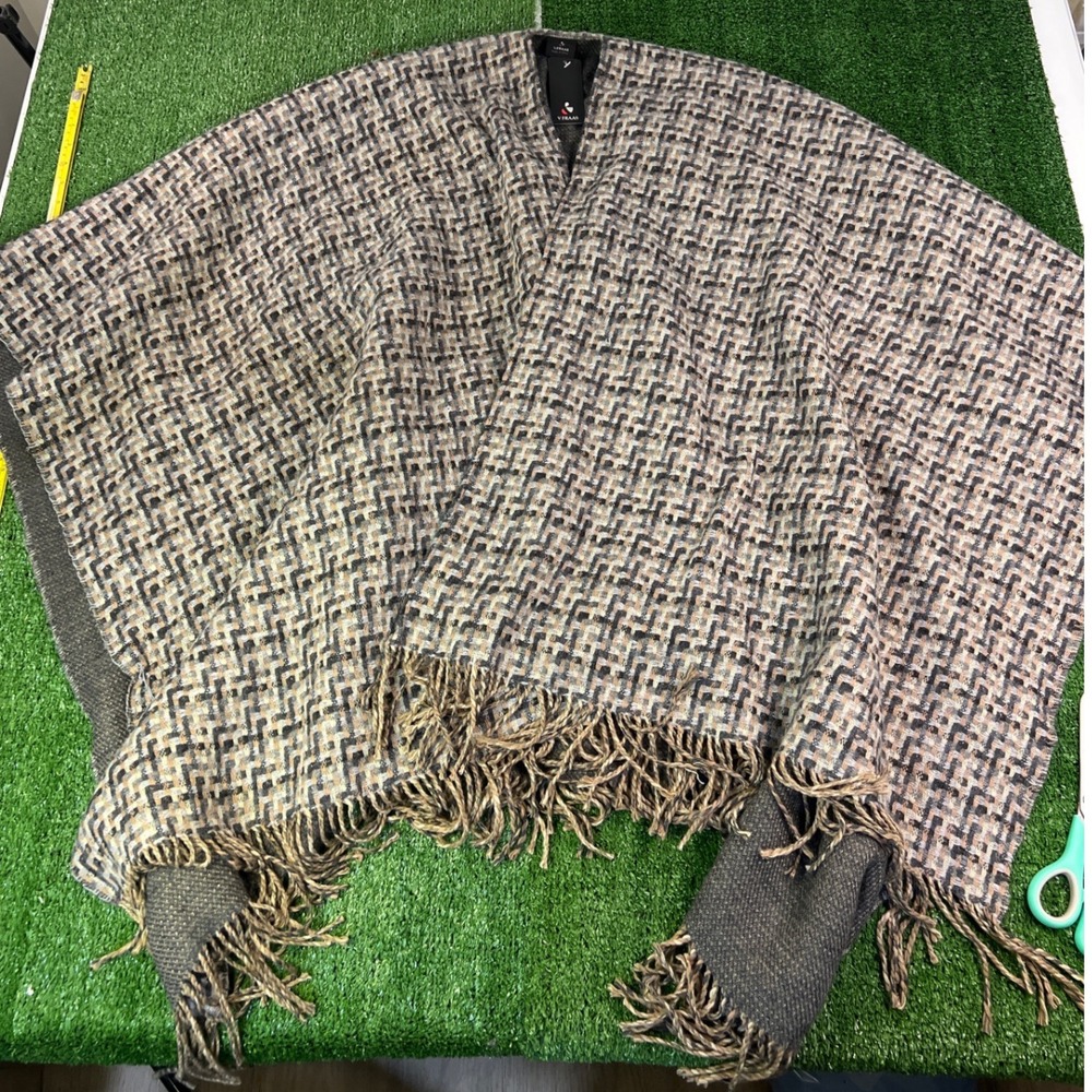 V. Fraas Women Taupe Black Geometric Woven Fringed Open Front Poncho Wrap Shawlu
